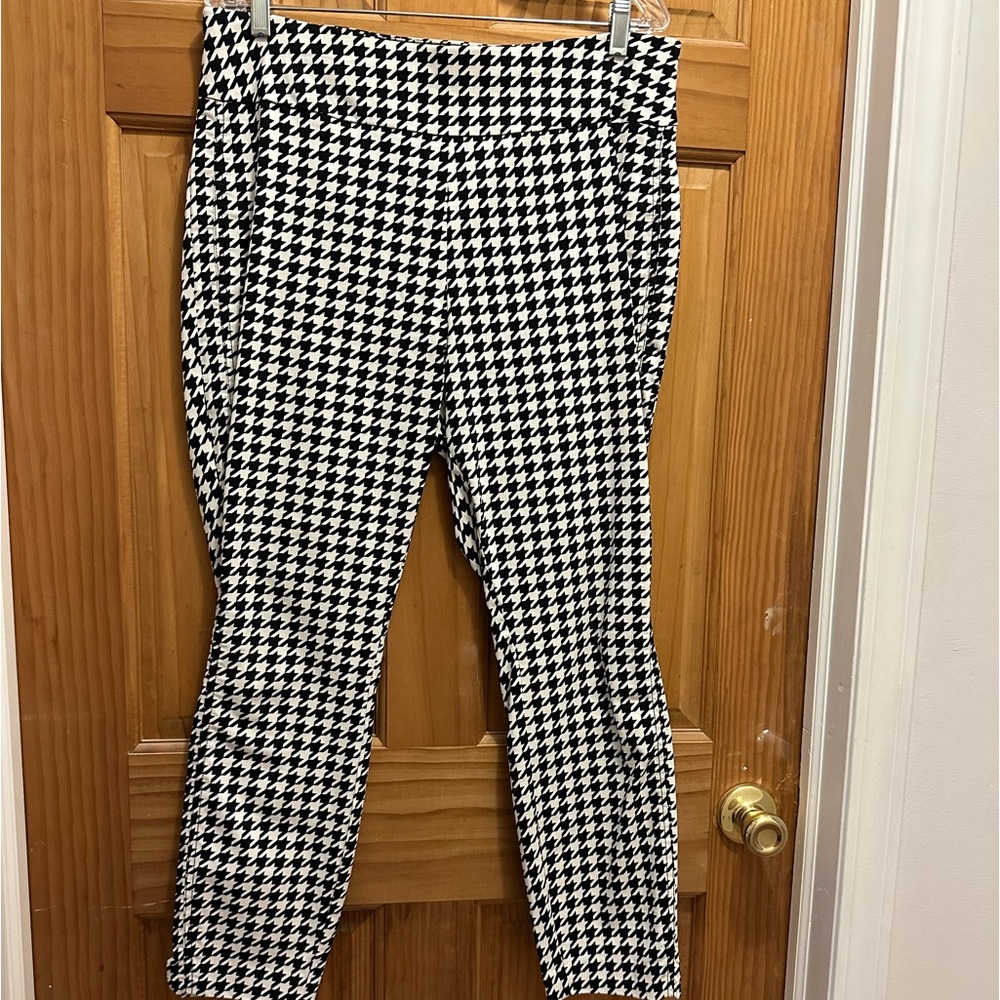 New York & Company Pull-on Houndstooth Straight Leg Pants Size XL